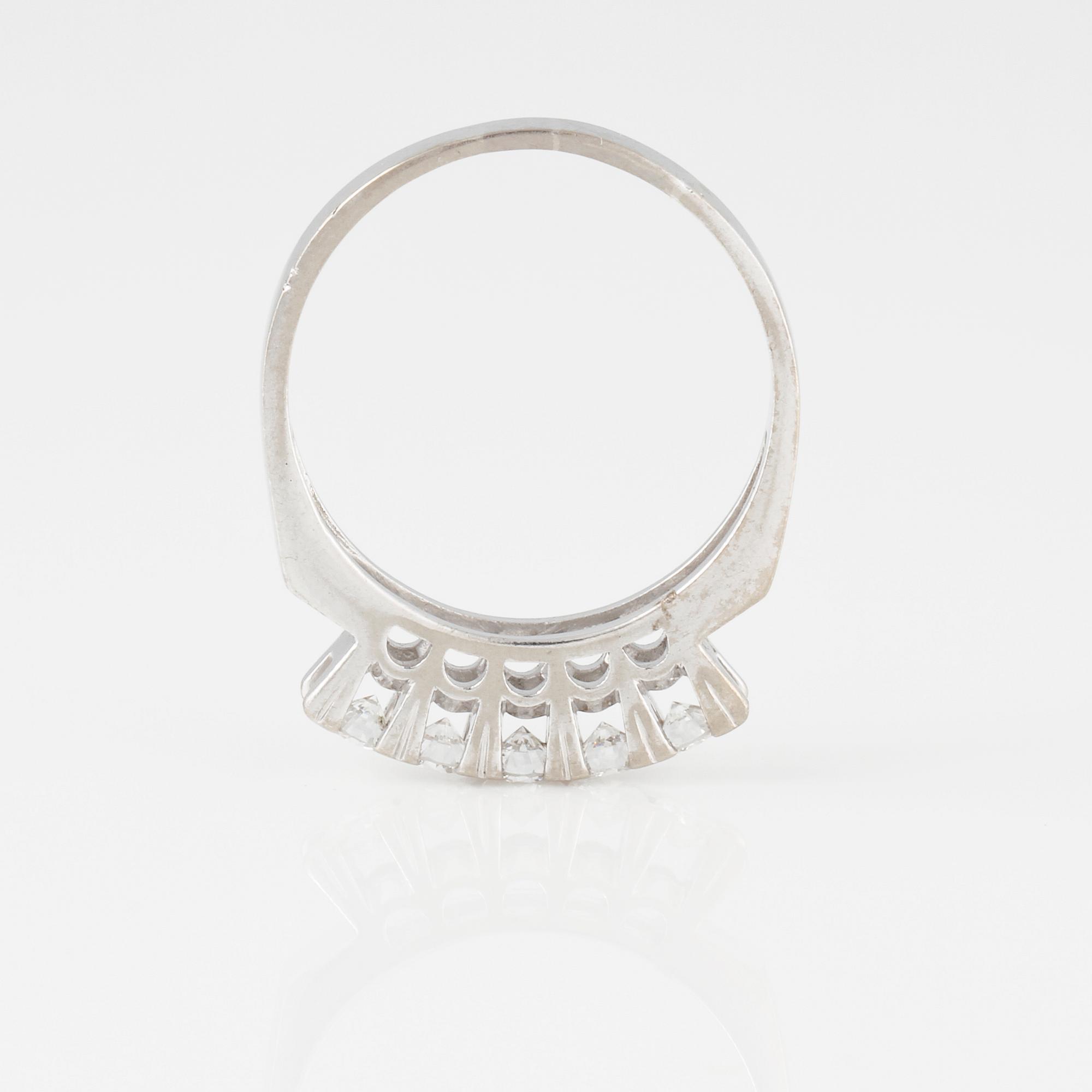 RING, med 5 briljantslipade diamanter, 0.50 ct.