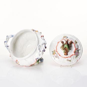 A Rococo faience tureen with cover, unmarked, Rörstrand, 18th Century.