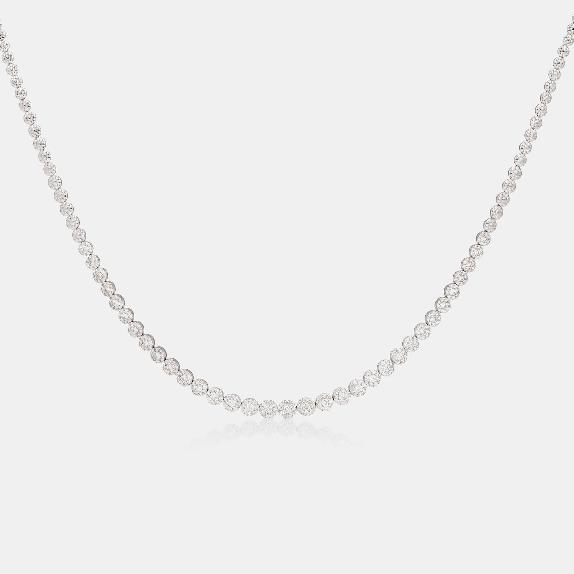 COLLIER med briljantslipade diamanter 9.70ct.