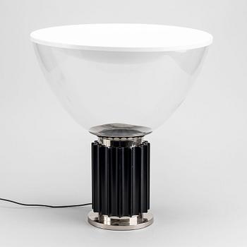 ACHILLE CASTIGLIONI OCH PIER GIACOMO, bordslampa "Taccia 121 (small)" för  Flos Italien.