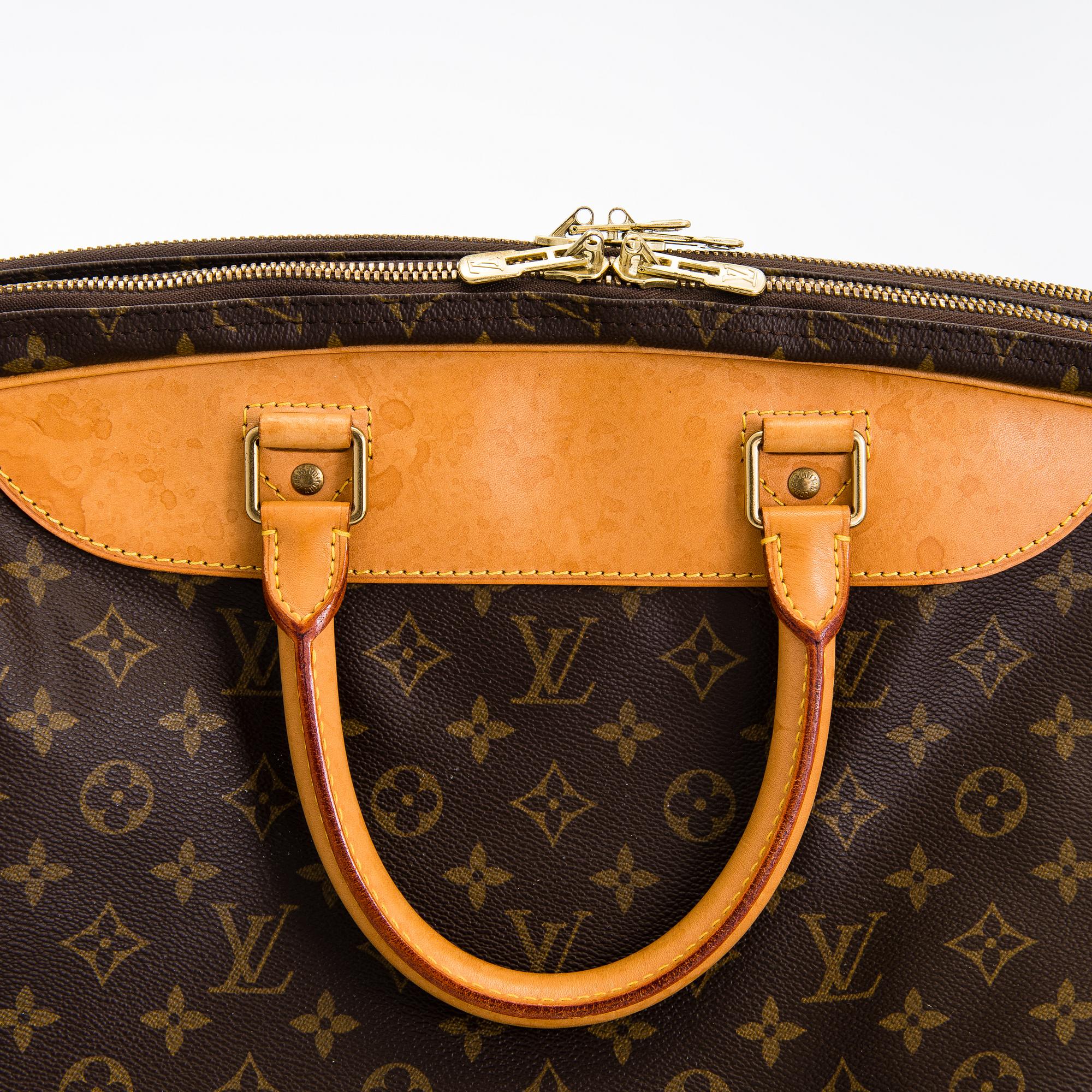 Louis Vuitton a monogram Sac Alize 2 Bag. Bukowskis