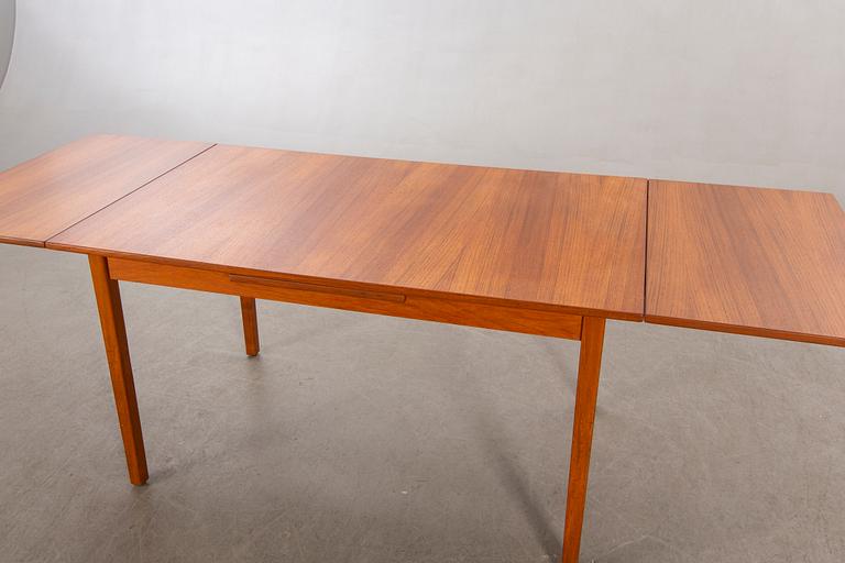 A 1960/70s dining table.