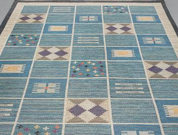 Rakel Carlander, A rug, flat weave, ca 306,5-307,5 x 199-200 cm, signed RC, around 1950.