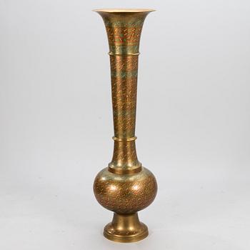 A vase India, 20th century.