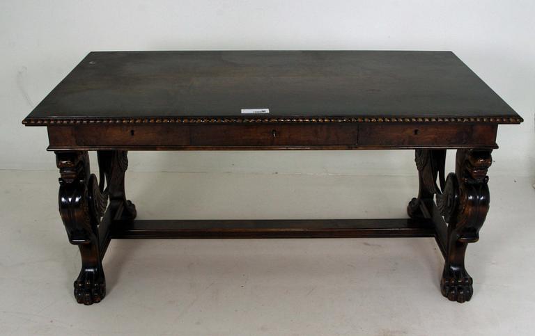 SKRIVBORD MED KARMSTOL, 1900-talets första hälft.