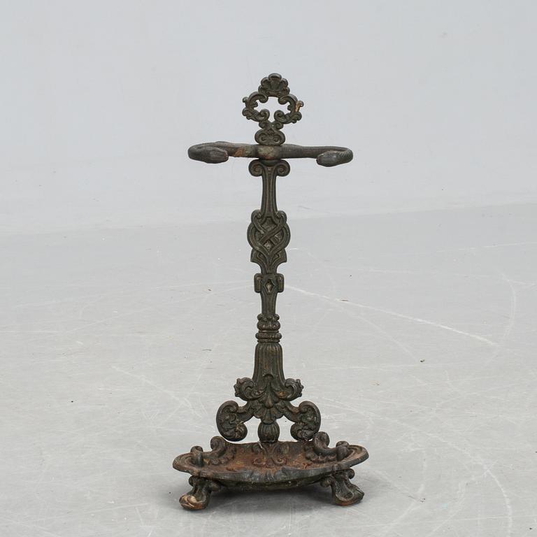 PARAPLYSTÄLL, gjutjärn.