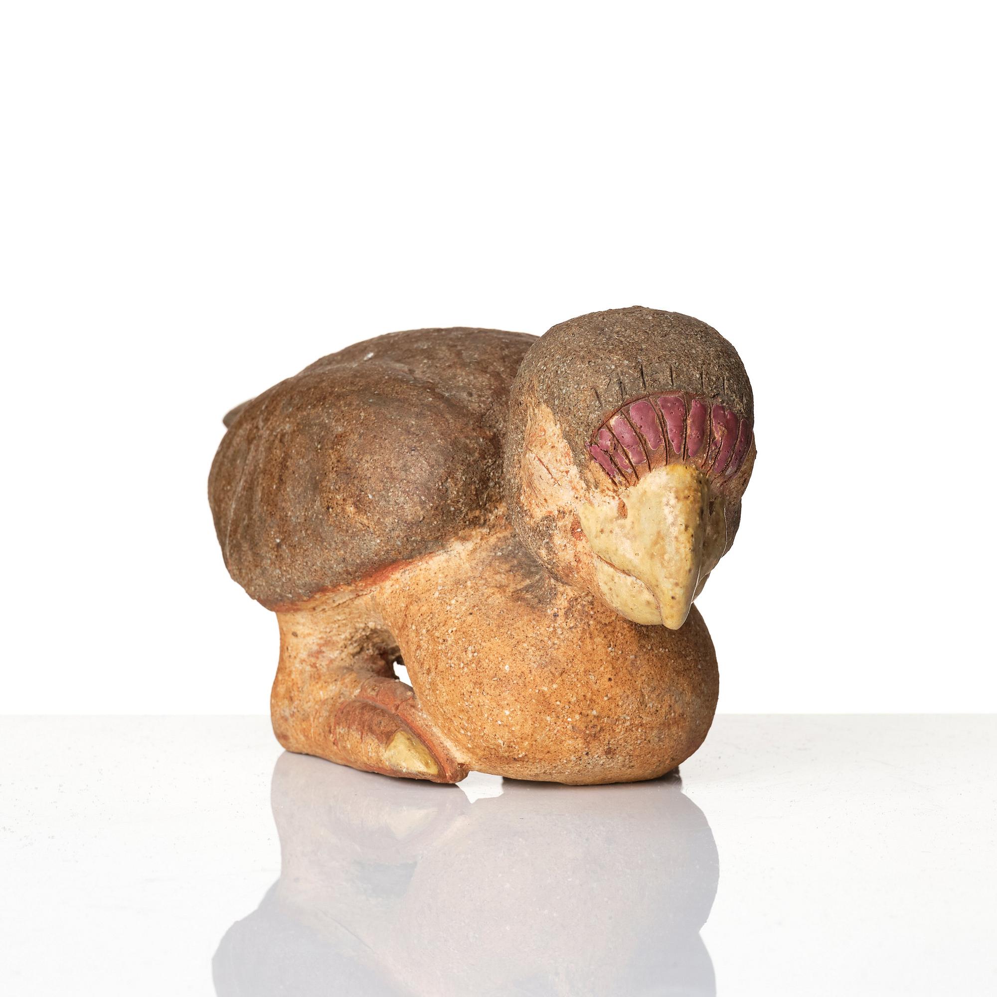 Tyra Lundgren, a stoneware sculpture of a bord, her own workshop, Sweden 1959.