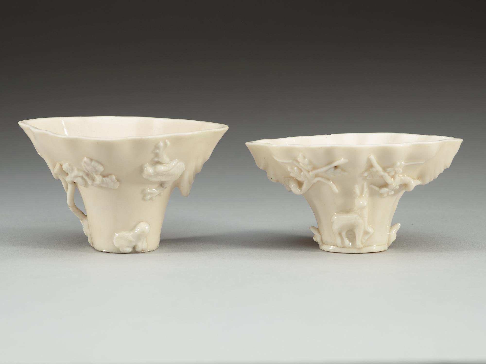VINOFFERSKÅLAR, två stycken, blanc de chine. Qing dynastin.