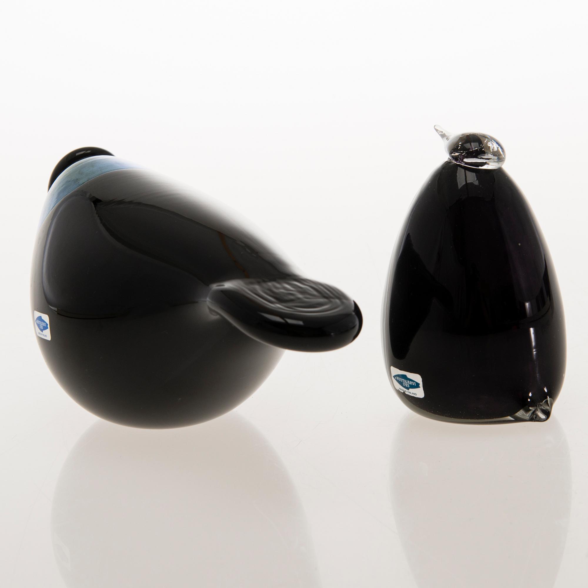 OIVA TOIKKA, two glass figurines, 'Crow' and 'Ping Penguin', O. Toikka Nuutajärvi.