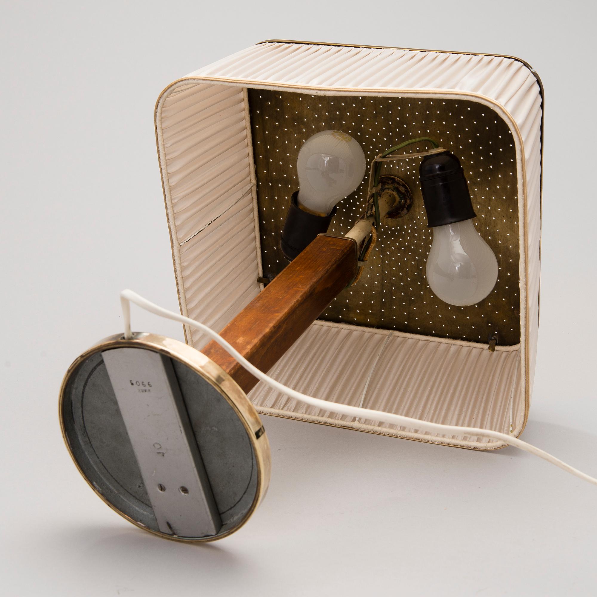 PAAVO TYNELL, BORDSLAMPA, modell 5066, Taito Oy, 1940-tal.