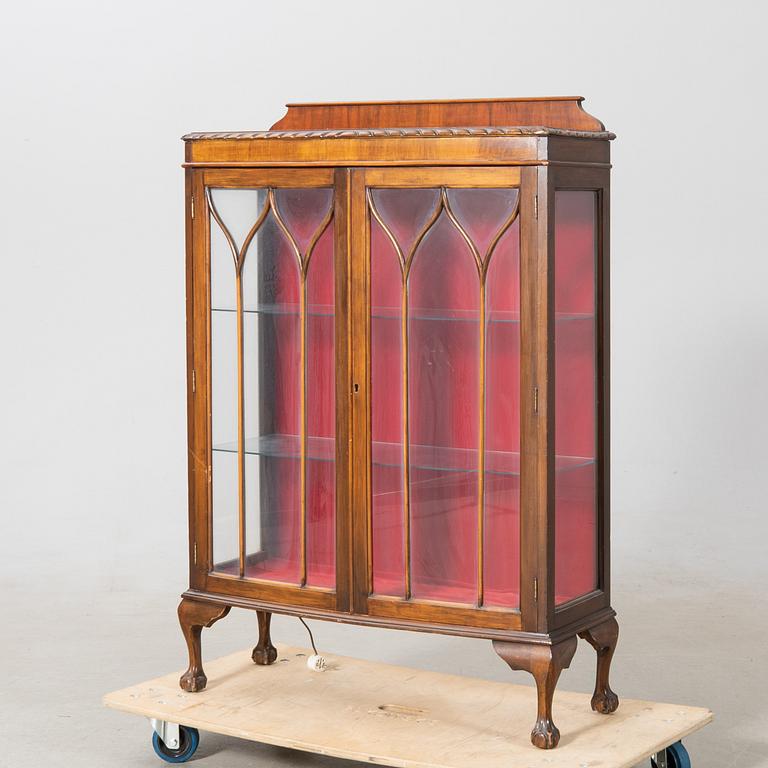 Vitrinskåp 1920/30-tal.