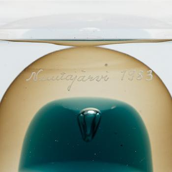 Oiva Toikka, An annual glass cube, signed Oiva Toikka 289/2000, Nuutajärvi 1983.