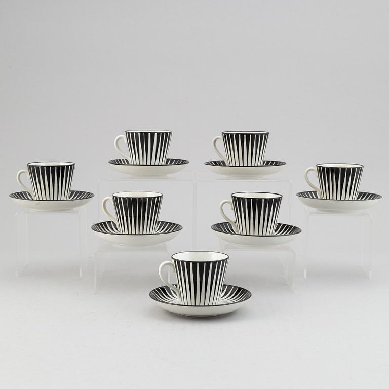 Eugen Trost, kaffekoppar med fat, 7 st, flintgods, "Zebra", Gefle.