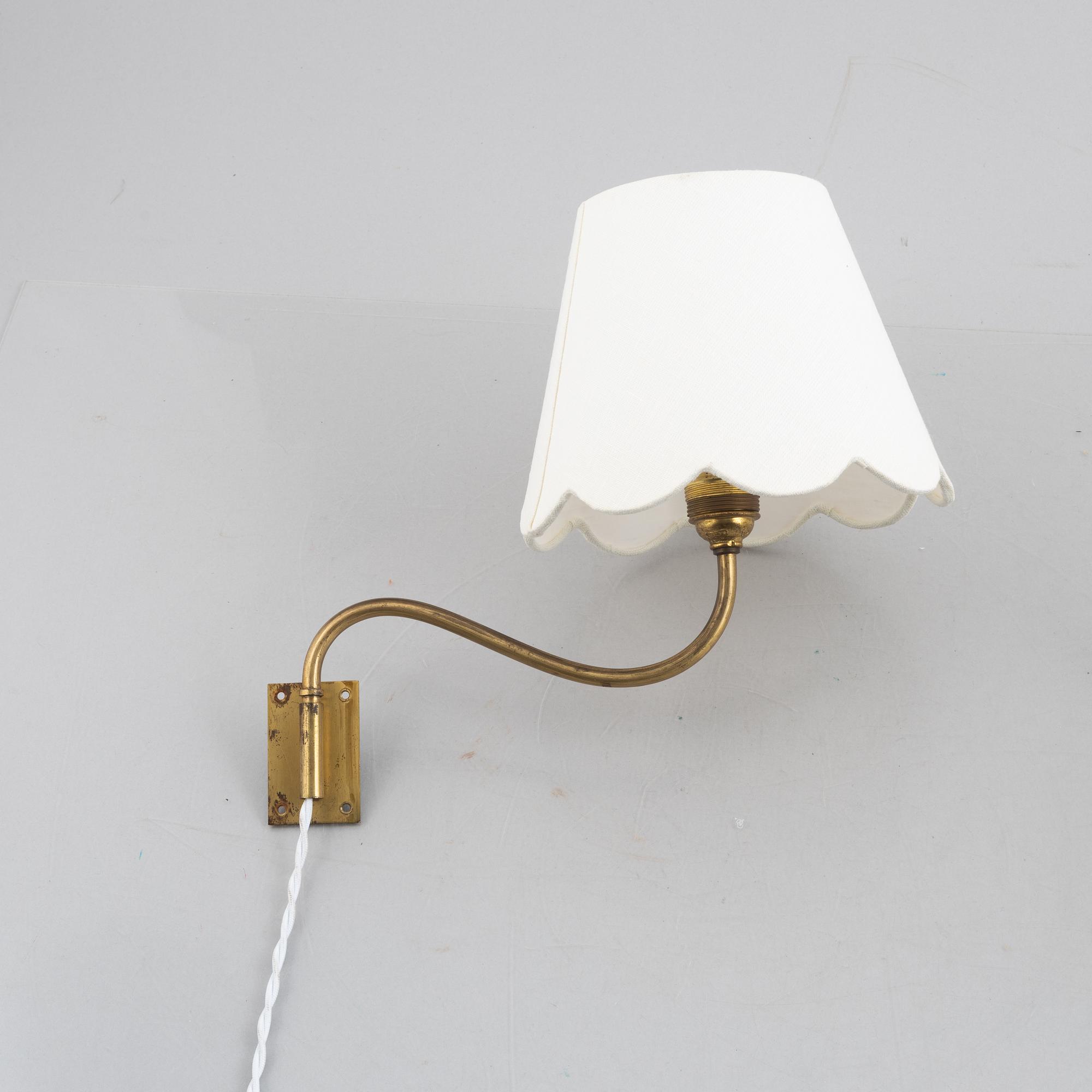 Harald Notini, vägglampor ett par, modell "8568", Arvid Böhlmarks Lampfabrik, 1940-50-tal.