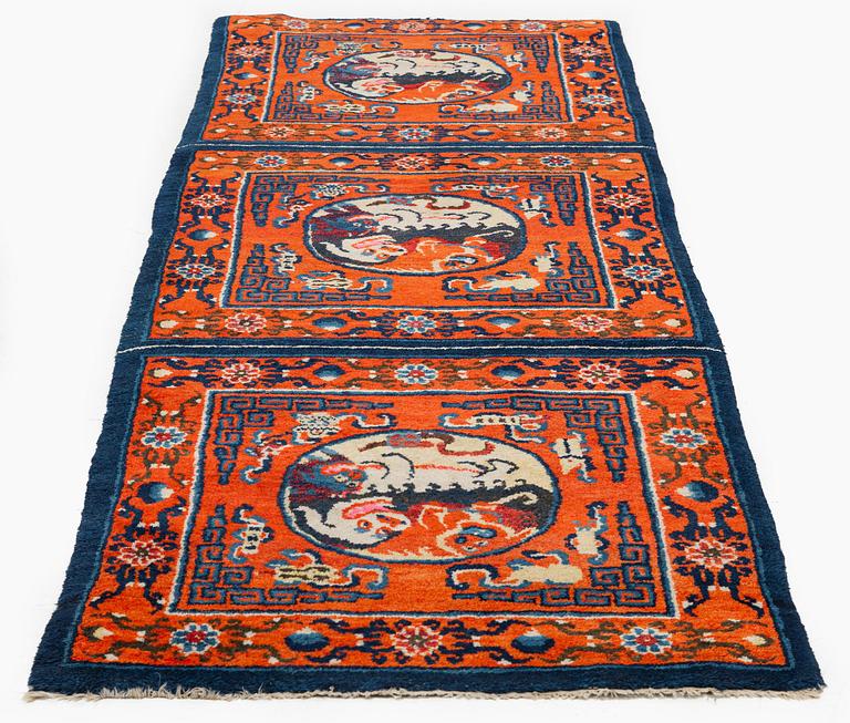 An antique Chinese runner, around 1900, 203x68 cm.
