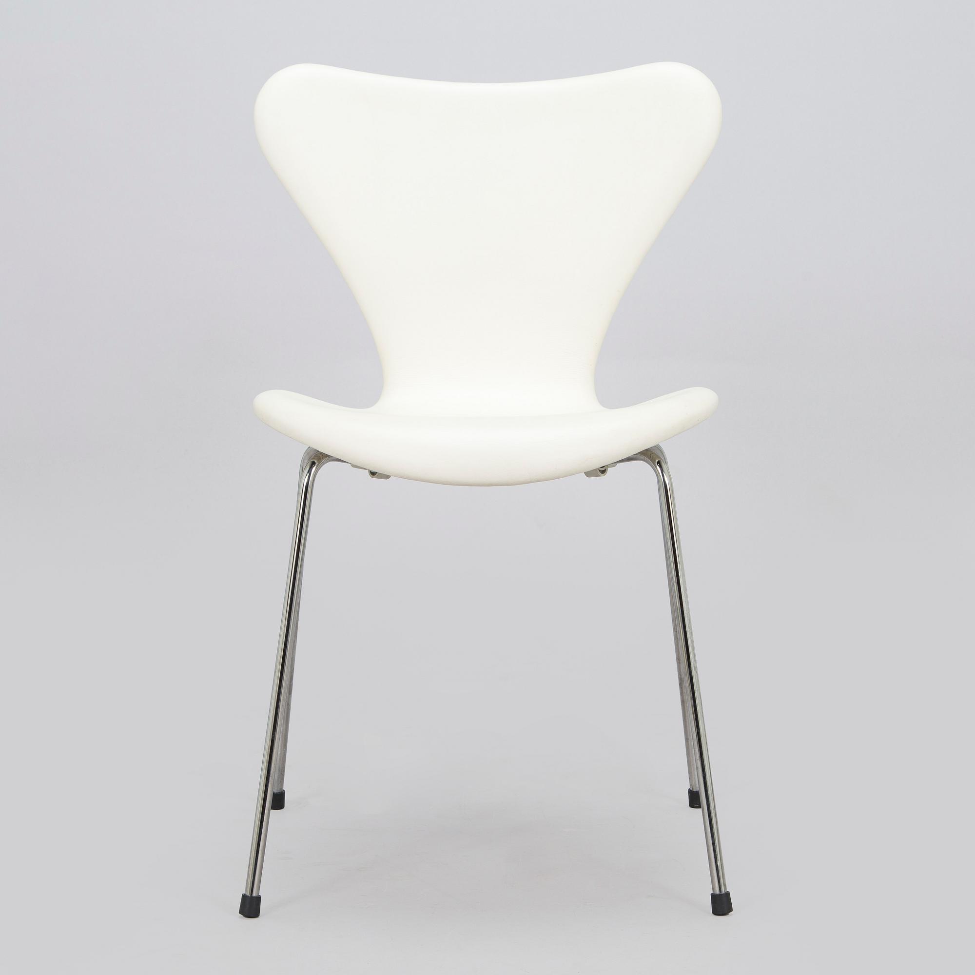 Arne Jacobsen, tuoli, "Seiska", Fritz Hansen, Tanska, 2015.