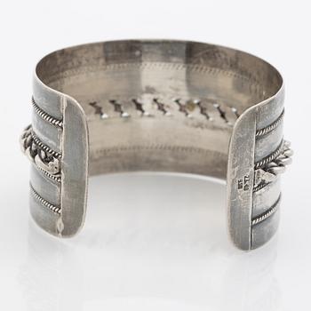 Arm ring silver.