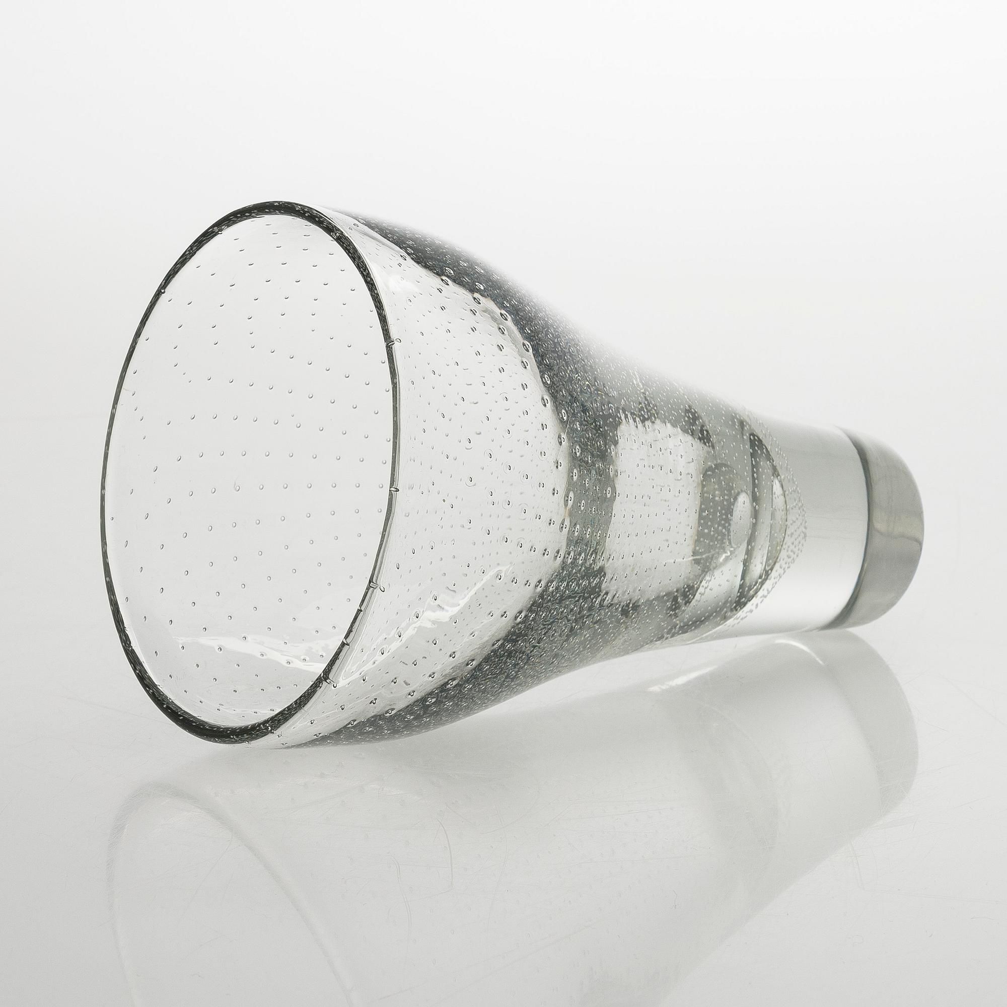 Gunnel Nyman, vas, modell "GN 12", signerad G. Nyman Nuutajärvi Notsjö -55.