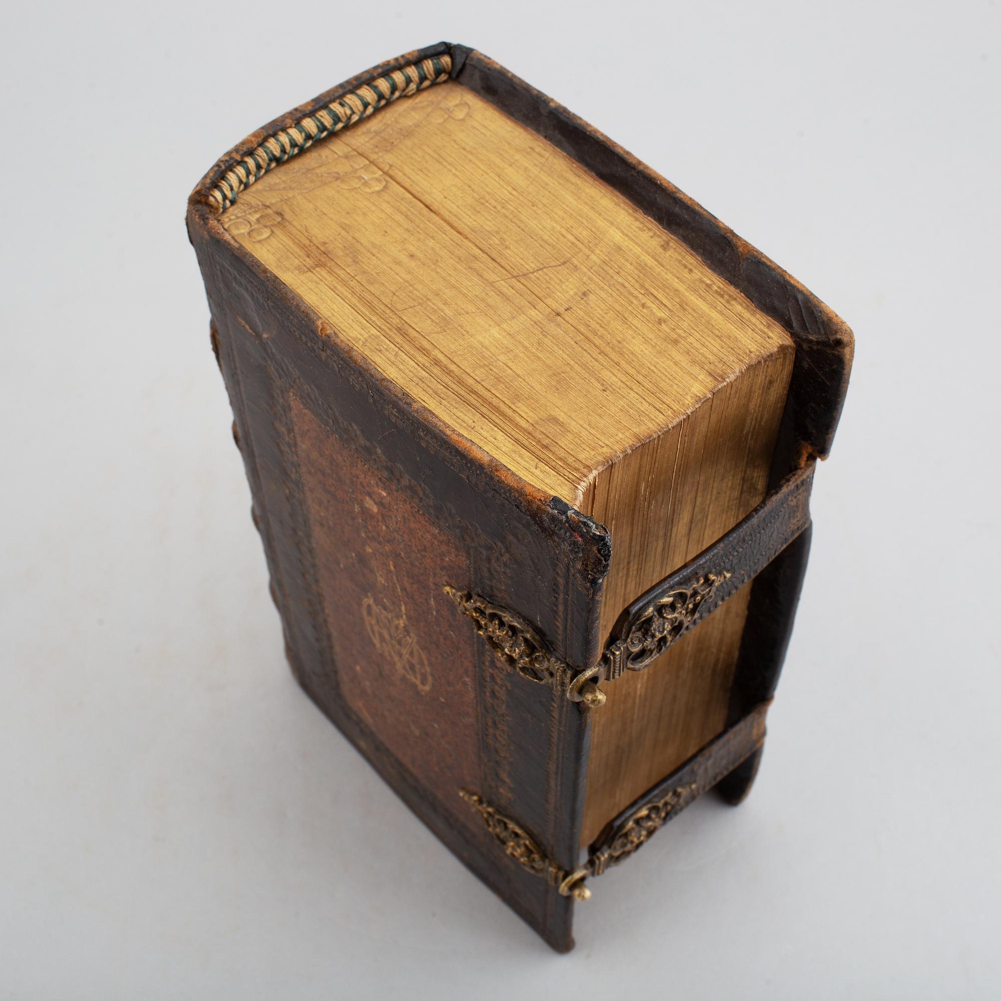 Baroque bookbinding. Provenance: De Geer / Finspong , Nils Gyldenstolpe, Thore Virgin.