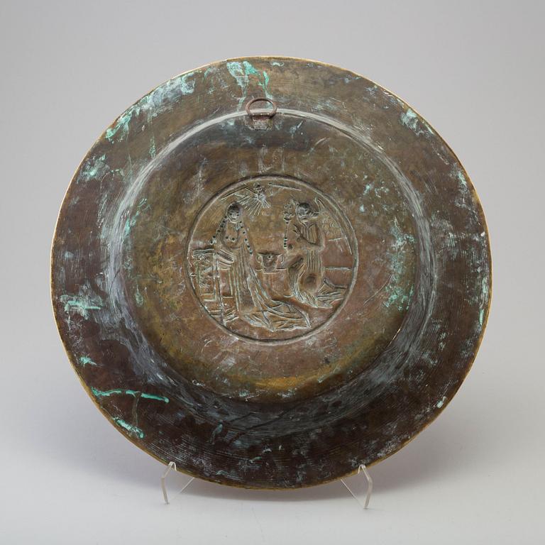 A brass dish, 16th century, Nürnberg.