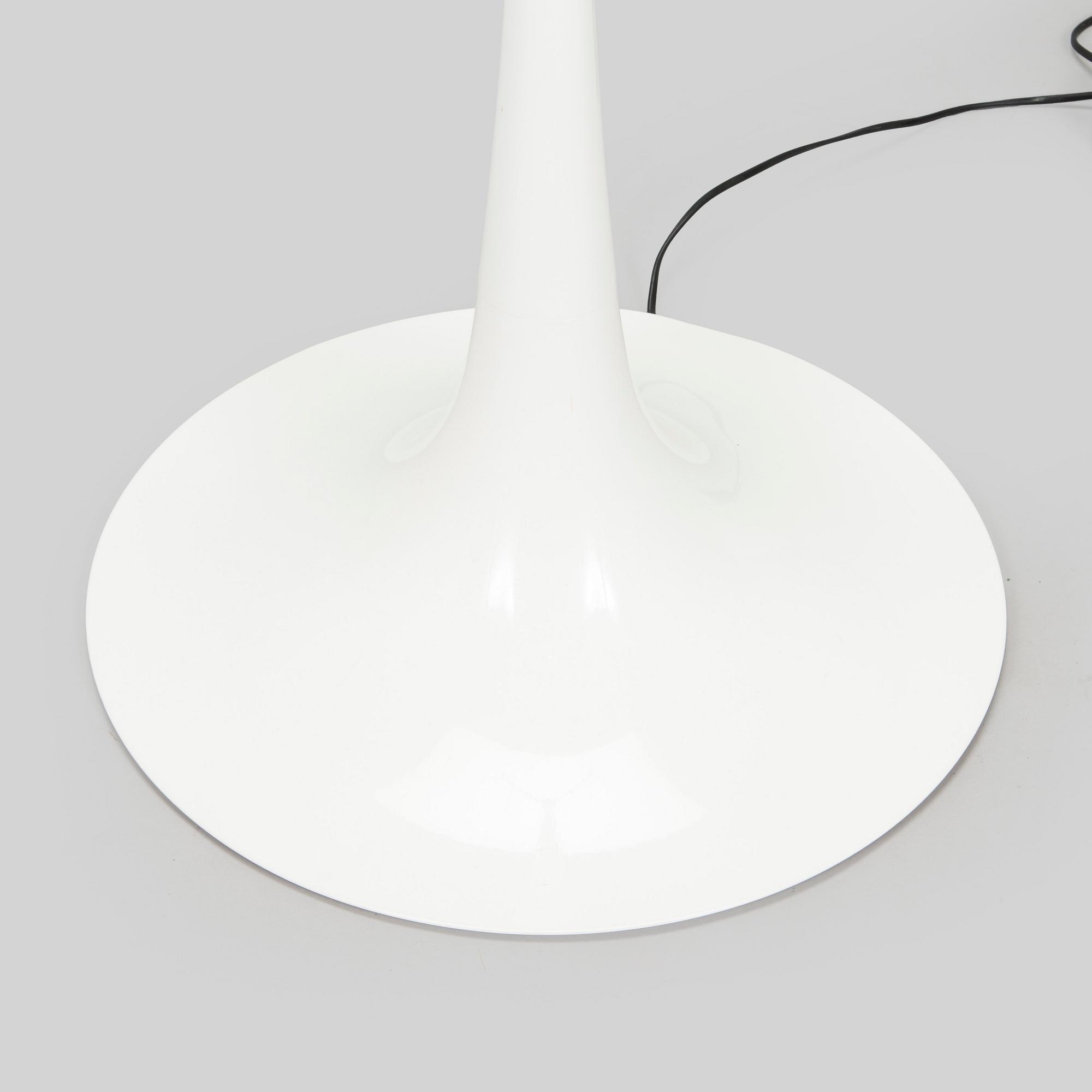 Sebastian Wrong, lattiavalaisin, "Spun Light F", Flos, Italia, 2000-luku.