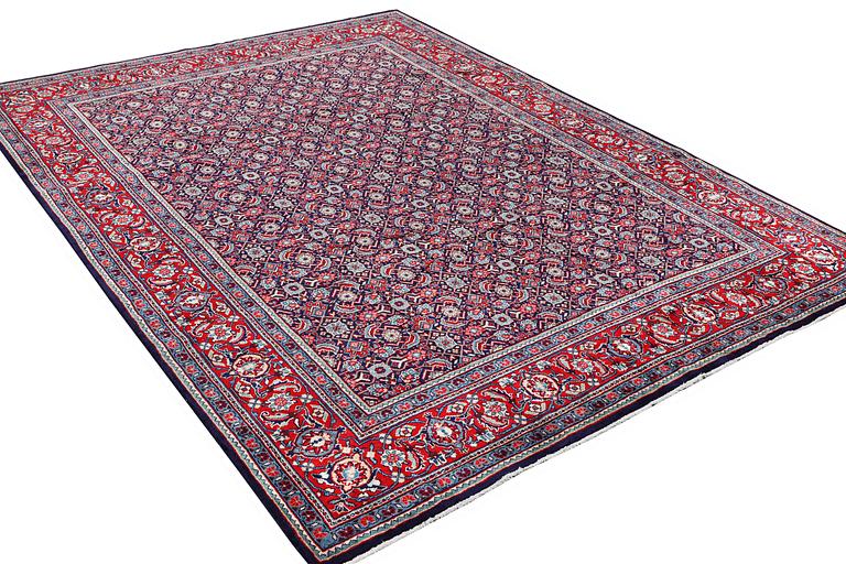 A carpet, Mahal, c. 353 x 261 cm.