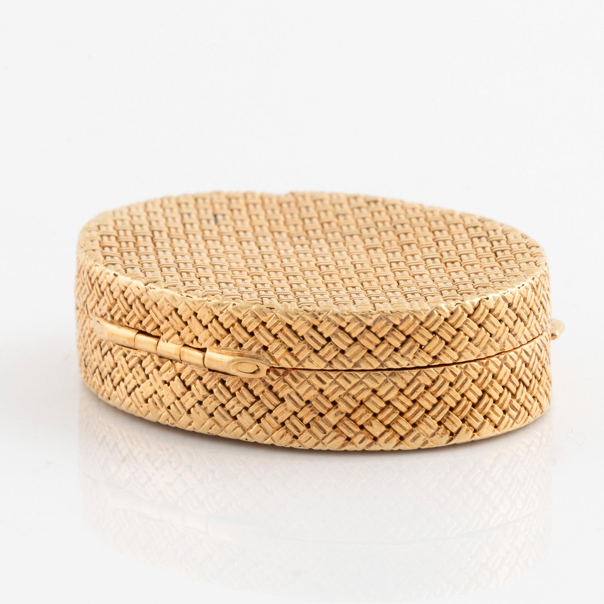 An 18K gold box set with eight-cut diamonds.