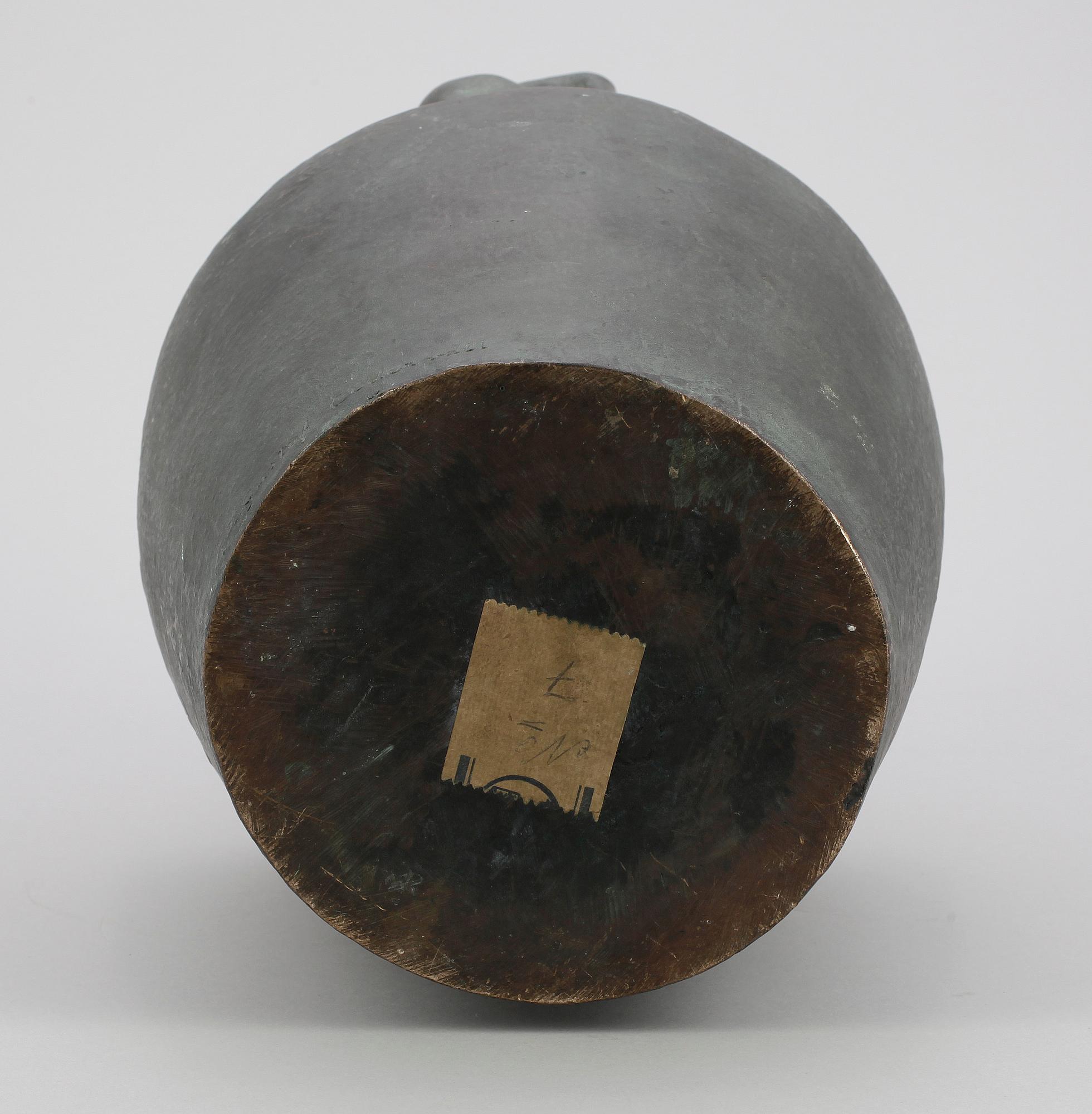 URNA med LOCK, brons, jugend, sign Gustaf Cederwall, gjutarstämpel Herman Bergman,1900-talets första hälft.