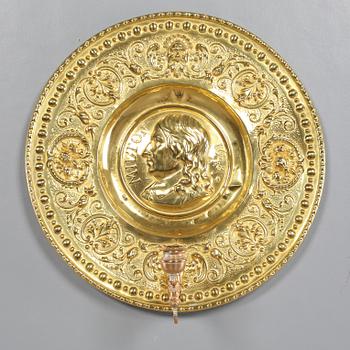 LJUSPLÅTAR, ett par + 1 st, mässingsplåt, omkring år 1900.