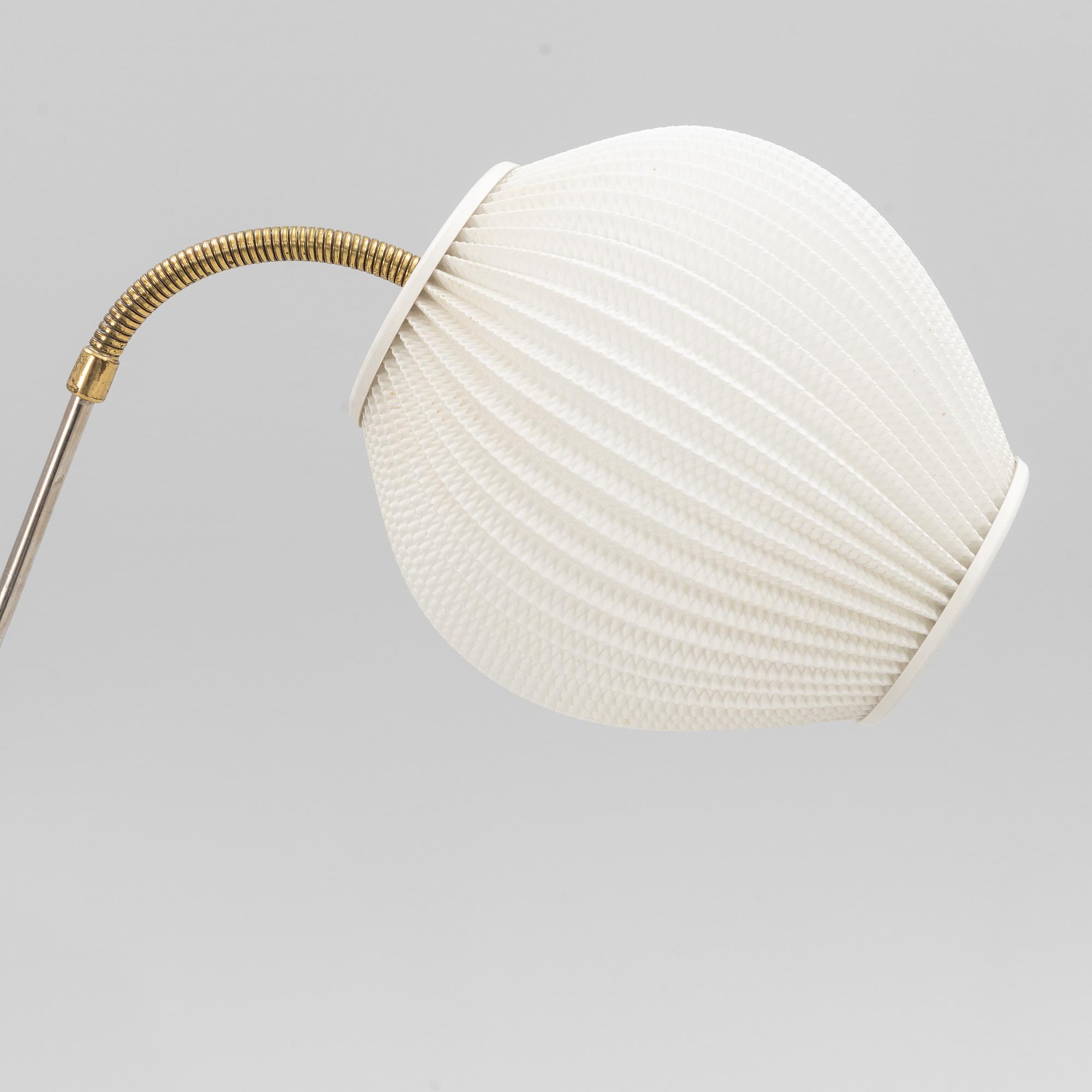 A mid 20th century floor lamp with lampshade by Sven-Åke Sörensen.