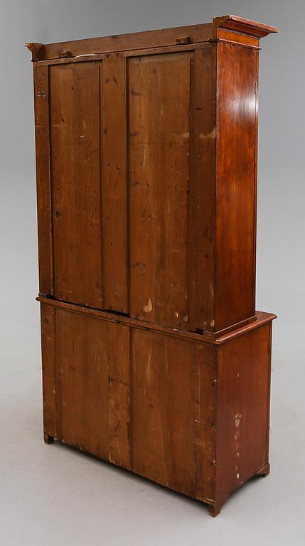 BOKSKÅP, 1800-talets mitt.