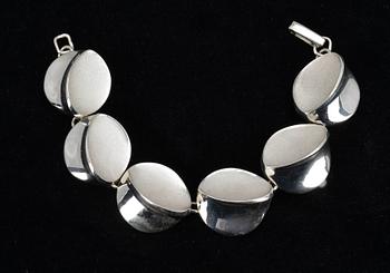 ARMBAND, silver, Matti Hyvärinen, Åbo 1960-70-tal. Vikt 31 g.