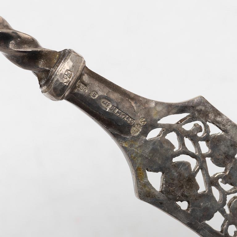 Sauceboat, silver, Oscar Sjögren, Gothenburg 1920, and spoon, silver, David Andersen, Norway early 20th century.