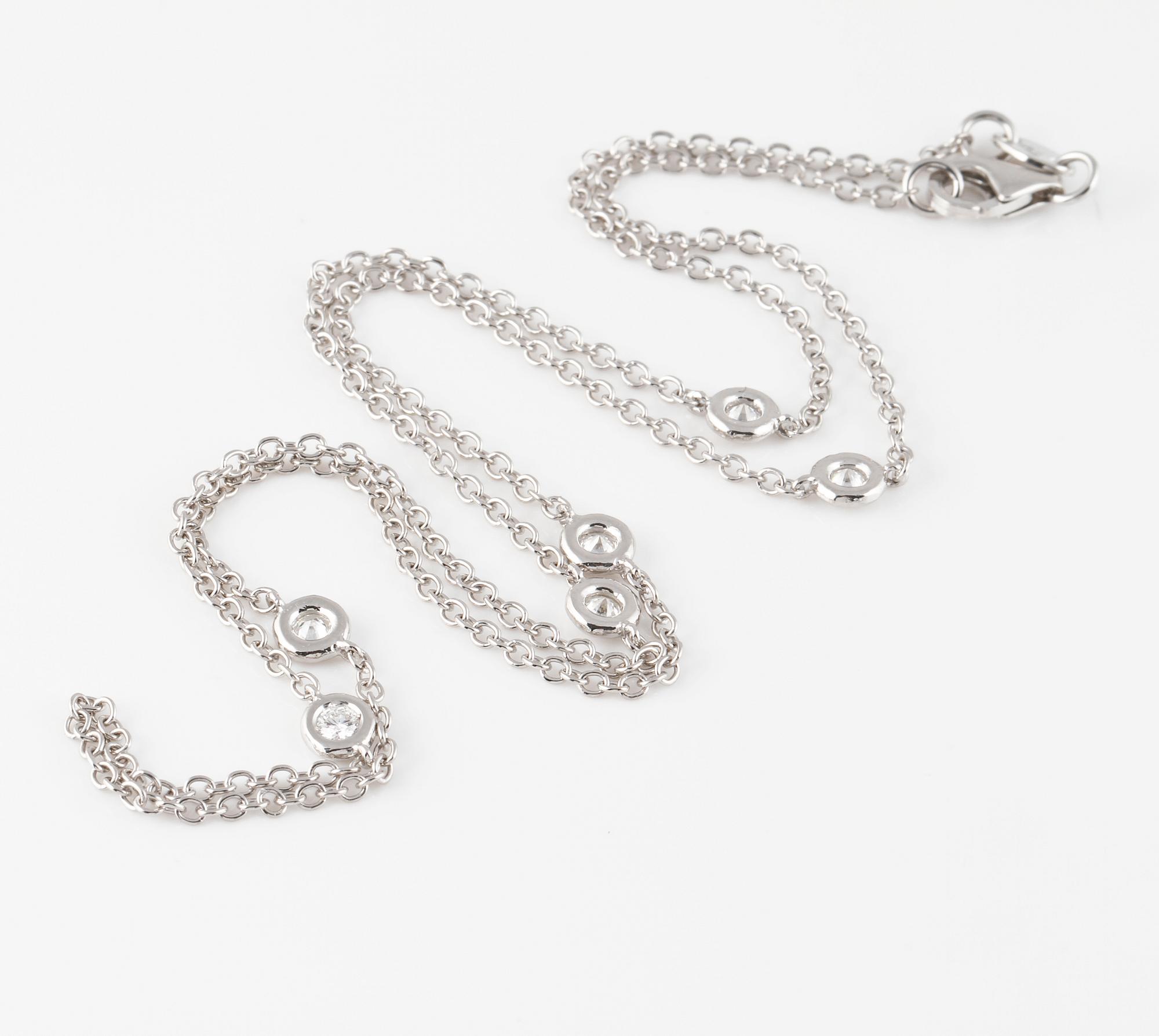 DIAMANTGRADERING, COLLIER, 18K vitguld med 6 briljantslipade diamanter ca 0.30 ct. Vikt 3,4 gram.
