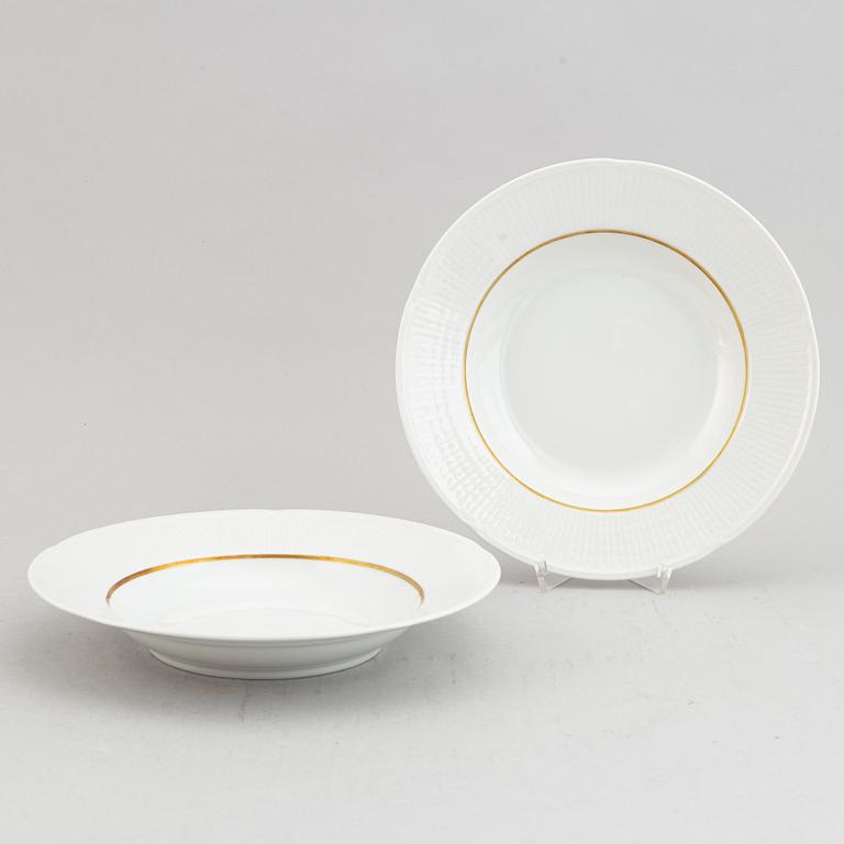Louise Adelborg, Mat, kaffe- och teservis, Porslin, 110 delar, "Swedish Grace"/"Nationalservisen", Rörstrand.