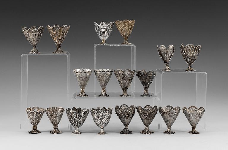 ZARF, 18 st, silver, ostämplade, 1800-talets slut/1900-talets början.