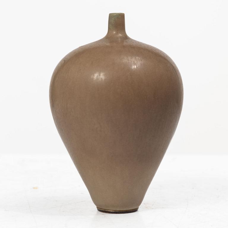 Berndt Friberg, A stoneware miniature vase, stoneware, Gustavsberg Studio.