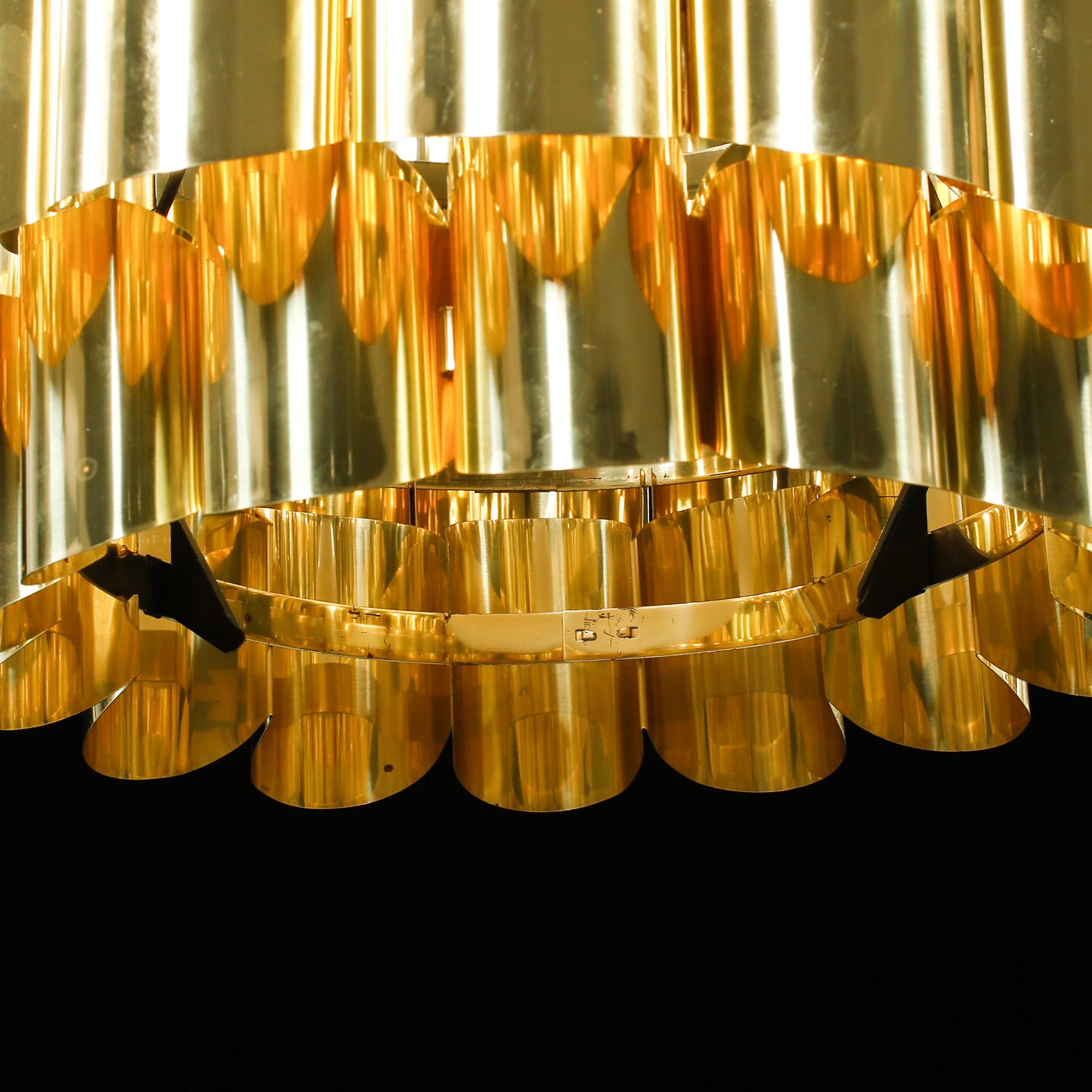 TAKLAMPA, 1900-talets tredje kvartal, höjd ca 25 cm.