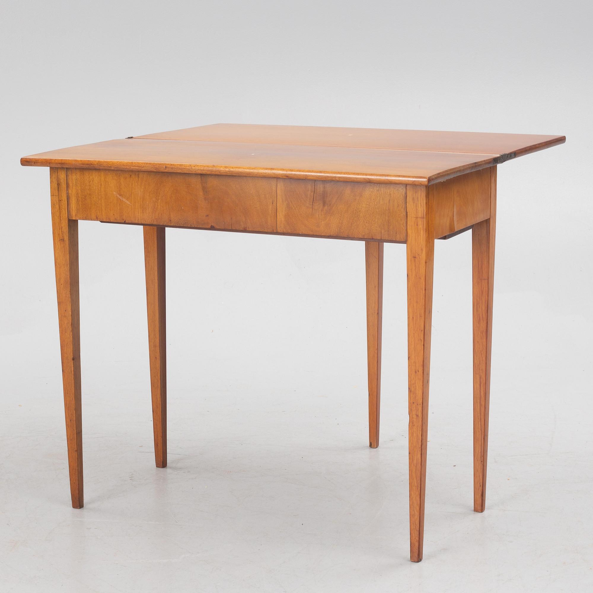 A late Gustavian card table, 19th century.