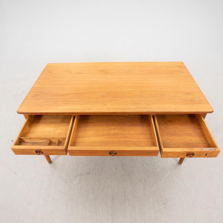 Hans J Wegner, an AT-305 oak desk from Andreas Tuck Denmark.