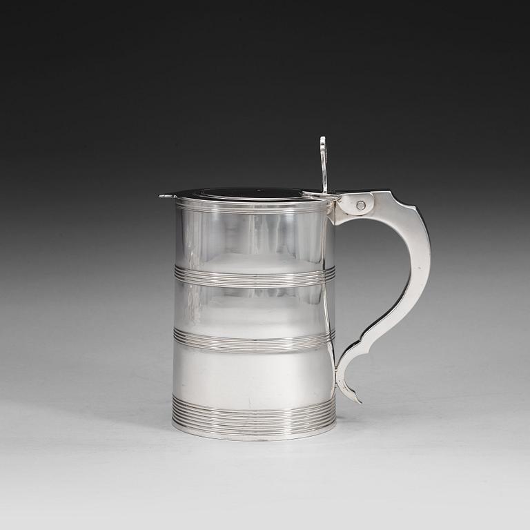 An English 18th century silver tankard, unidentified makers mark, London 1793.