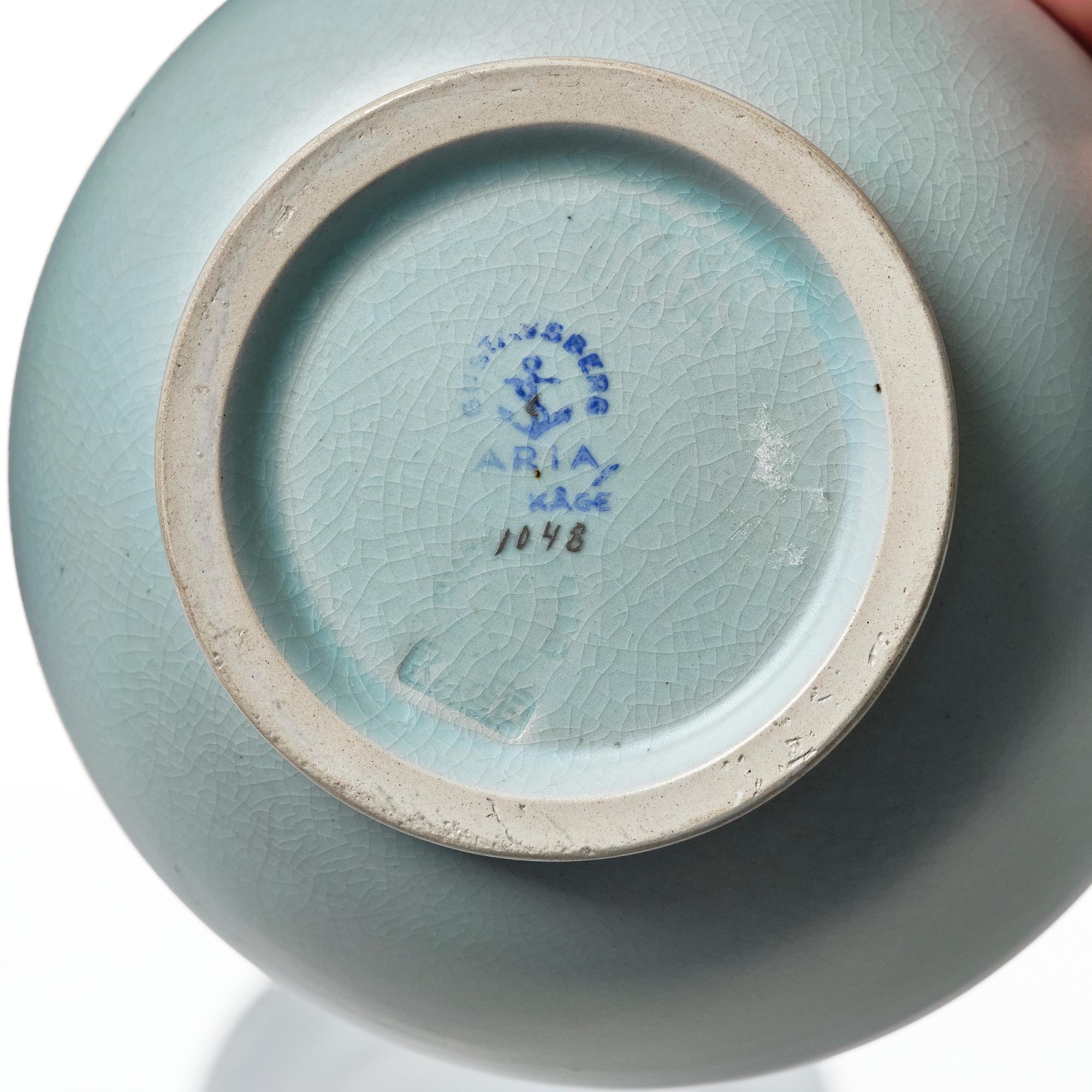 Wilhelm Kåge, an "Aria" ceramic lidded bowl Gustavsberg 1930s.