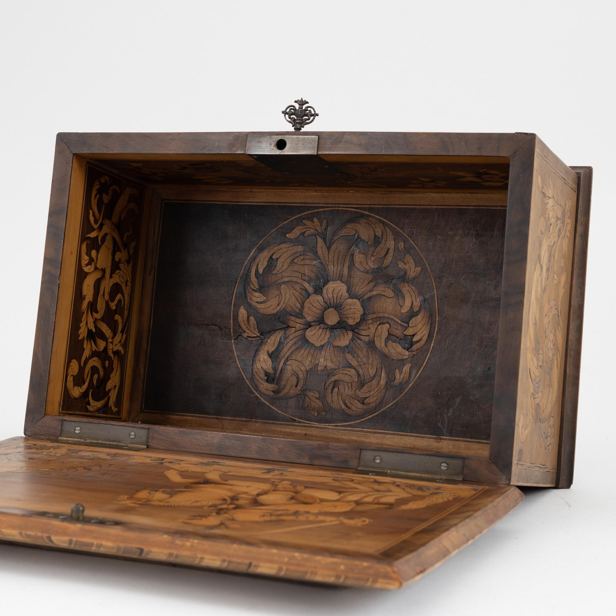 A wooden baroque and baroque style box, 17th-19th century.
