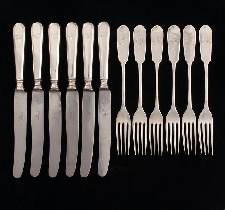 BESTICKUPPSÄTTNING, 12 delar, silver, "Helsingfors", Kultakeskus, Tavastehus 1936-1937. Vikt inkl. knivblad ca 664,7 g.