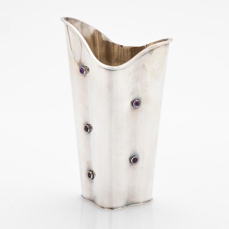 Tage Göthlin, vase, silver with amethysts, Tesi, Gothenburg, 1961.