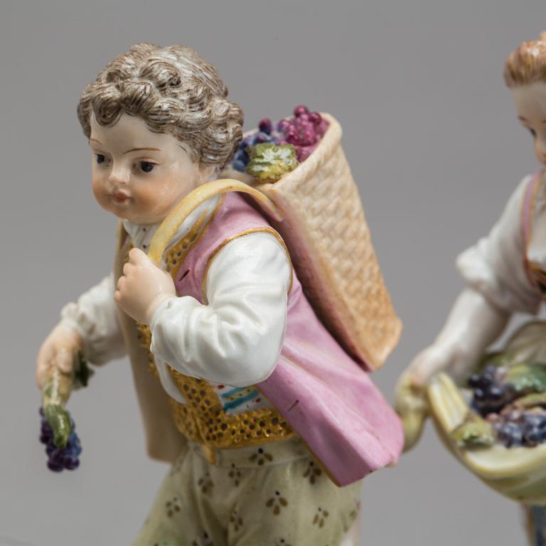 A pair of Meissen figurines, early part of the 20th century.