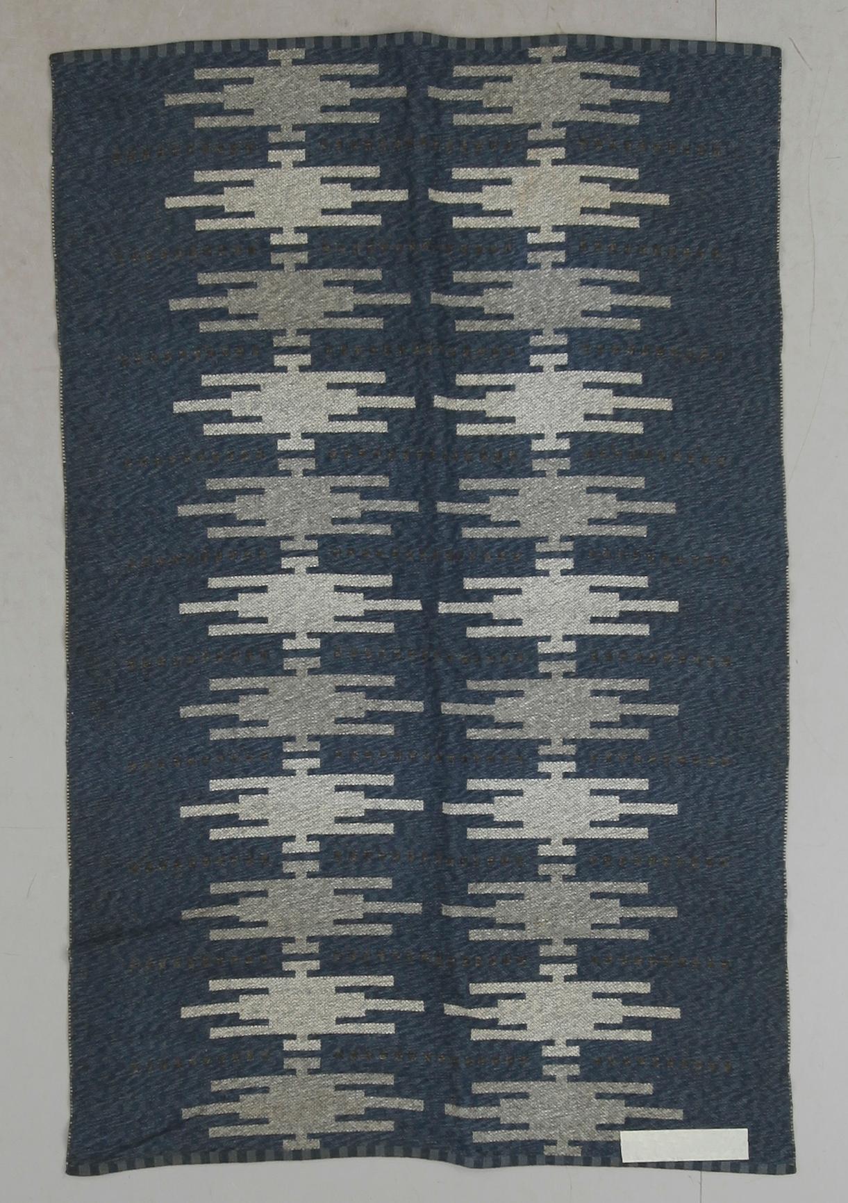 MATTA, dubbelvävd. Ca 185 x 120 cm.