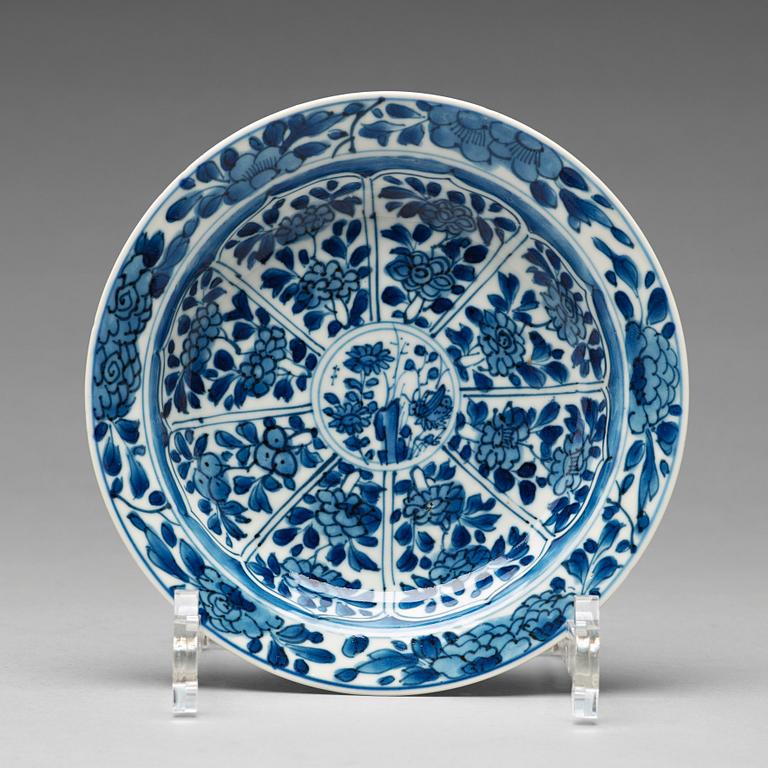 A set of seven blue and white dishes, Qingdynasty, Kangxi (1662-1722).