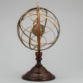 ASTRONOMISKT INSTRUMENT, trä och mässing, 1900-talets första hälft.