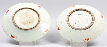 FAT, 2 st snarlika, porslin, Kina, 1900-tal.